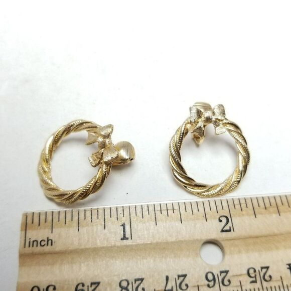 Vintage Avon Bow Wreath Gold Tone Clip On Earrings, Spiral Design, Estate - Picture 5 of 6